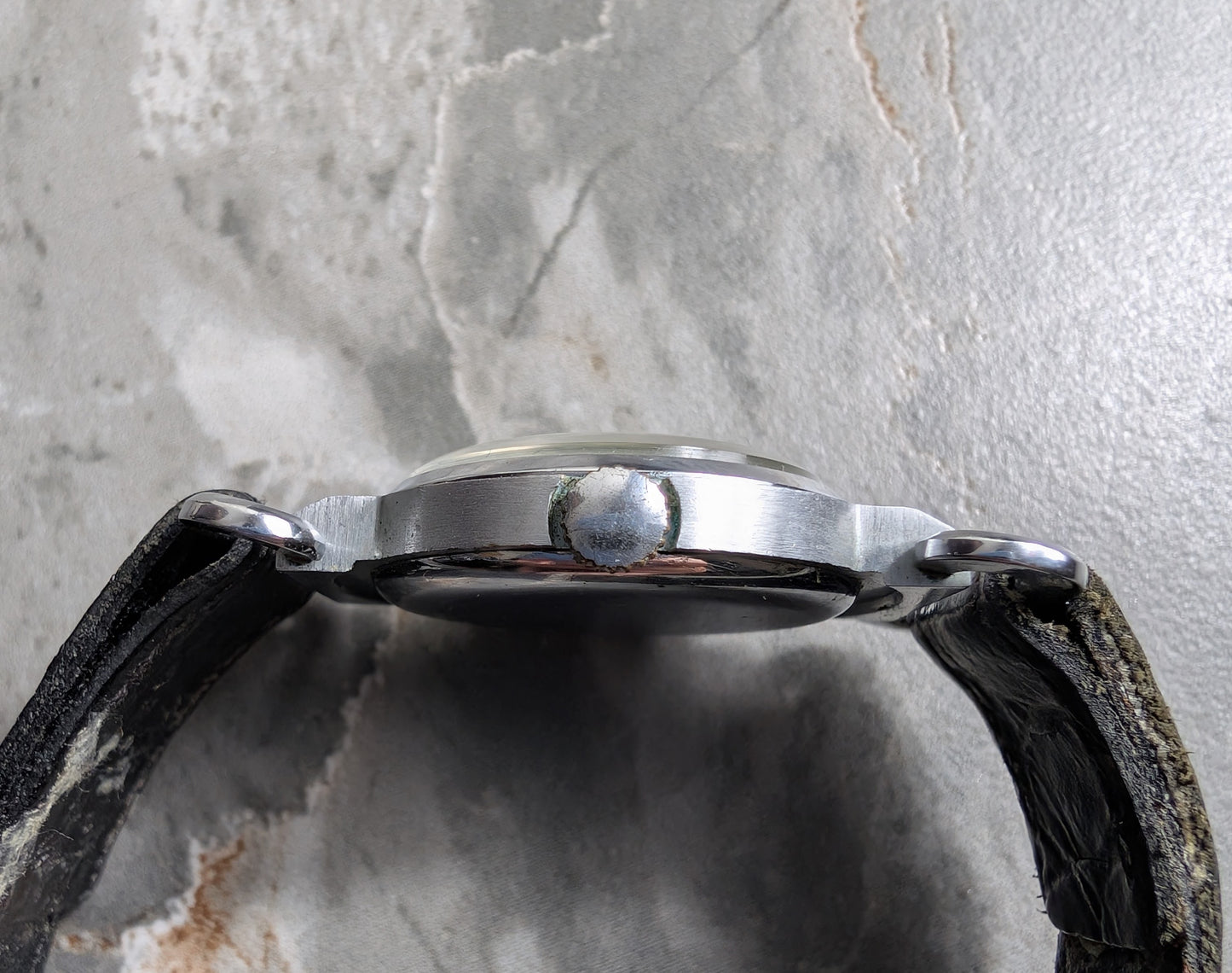 Vintage 1935 Omega Scarab Steel Wristwatch | Black Gilt Dial