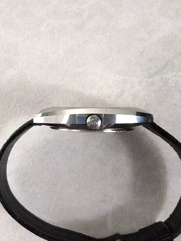 Girard Perregaux Titanium 705 - 1970-1979 Vintage Quartz