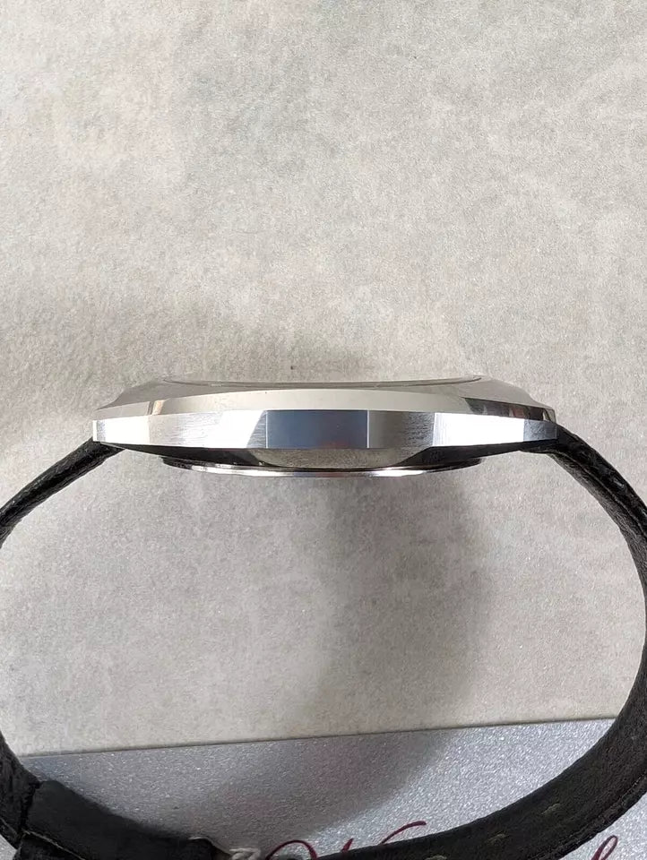 Girard Perregaux Titanium 705 - 1970-1979 Vintage Quartz